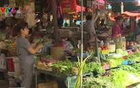 70% người tiêu dùng vẫn tìm đến chợ tạm bởi thói quen