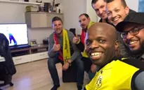 Hành động đáng ngưỡng mộ của CĐV Dortmund sau vụ nổ bom