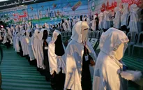 100 cặp đôi tổ chức đám cưới tập thể tại Palestine