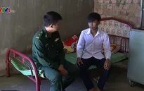 Bộ đội Biên phòng với chương trình "Nâng bước em tới trường"