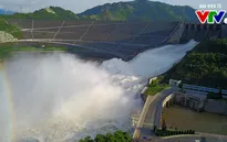 Vì sao đóng xả hồ Sơn La, mở tới 8 cửa xả hồ Hòa Bình?