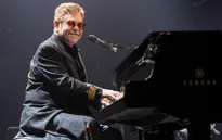 Elton John nhập viện vì nhiễm virus siêu hiếm