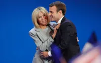 Chuyện tình cổ tích của ứng viên Tổng thống Emmanuel Macron