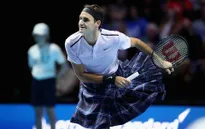 ẢNH: Ngộ nghĩnh Roger Federer mặc váy đối đầu với Andy Murray