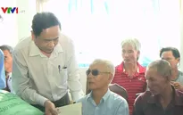 Tặng quà gia đình chính sách tại Hậu Giang và TP Cần Thơ