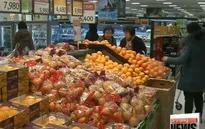 Người tiêu dùng Hàn Quốc “chóng mặt” vì hàng hóa tăng giá trước Tết