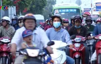 Nhiều tuyến đường tại TP.HCM tê liệt trước kỳ nghỉ lễ 30/4