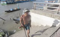 "Hiệp sĩ’ tật nguyền 40 năm chuyên cứu người trên sông Hậu