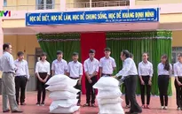 Hỗ trợ hơn 1.000 tấn gạo cho học sinh đặc biệt khó khăn tại Đắk Lắk