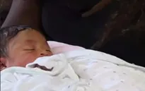 Serena Williams xúc động lần đầu khoe ảnh con gái mới chào đời