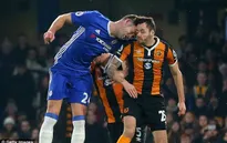 Ryan Mason phải phẫu thuật sọ sau cú va chạm với Gary Cahill