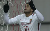 Hulk dứt điểm sấm sét giúp Shanghai SIPG giành 3 điểm với 10 người