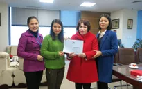Cô giáo về hưu ủng hộ chi phí phẫu thuật cho 2 bệnh nhi tim bẩm sinh