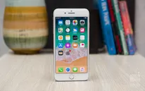 Pin iPhone 8 Plus: Đợi "dài cổ" để sạc đầy