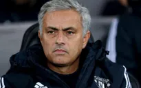 Mourinho thoát án phạt dù "mắng" trọng tài