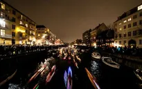 Trải nghiệm đi thuyền kayak đèn led mùa Giáng sinh tại Đan Mạch