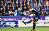 Kane lập kỷ lục ghi bàn ngang Ronaldo, Messi