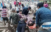 Colombia chạy đua với thời gian tìm kiếm người mất tích trong vụ lở đất