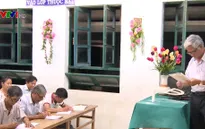 Lớp học đặc biệt cho người lớn tuổi ở vùng quê Phú Yên