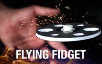 Ảo diệu con quay Fidget Spinner tự chế lơ lửng trên không trung