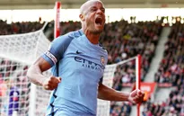 Fan Man Utd phải "ghen tị" với Man City vì quyết định 15 năm trước của Sir Alex