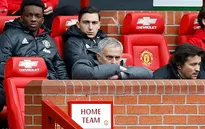 Man Utd thời Mourinho cũng... na ná thời Van Gaal