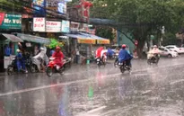 Áp thấp nhiệt đới gây mưa diện rộng ở Nam Trung Bộ và Nam Bộ