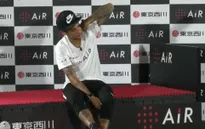 Neymar và món quà đặc biệt cho các em nhỏ tại Tokyo