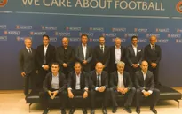 Mourinho, Sir Alex, Louis van Gaal bất ngờ tái ngộ trong sự kiện của UEFA
