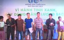 Tặng 100 bộ đèn sử dụng năng lượng mặt trời cho các hộ dân ở chợ nổi Cái Răng