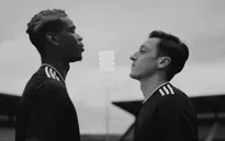 Pogba chạm mặt Ozil, fan Man Utd sướng tới "phát cuồng"