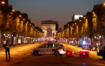 Pháp truy lùng nghi can thứ 2 trong vụ nổ súng tại Paris