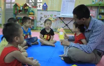 Lắng nghe câu chuyện của thầy giáo mầm non "độc nhất vô nhị" ở Hòa Bình
