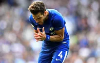 Marcos Alonso “quên” mời đàn anh đồng hương Fabregas dự sinh nhật