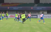 ẢNH: ĐT U19 nữ Việt Nam làm quen sân thi đấu Jiangning Sport Center tại VCK U19 châu Á 2017