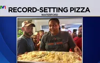 Bánh pizza làm từ 112 loại pho-mát