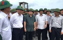 Phó Thủ tướng Trịnh Đình Dũng kiểm tra công tác phòng chống bão