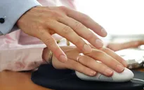 Tình trạng quấy rối tình dục nơi công sở diễn ra phổ biến tại Đức