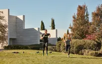Ronaldo tập với cựu VĐV điền kinh để giữ thể lực