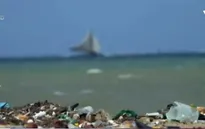 Máy bay không người lái giúp phát hiện rác thải nhựa trên biển