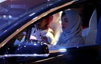 Phụ nữ Saudi Arabia lần đầu tiên tham dự triển lãm xe hơi