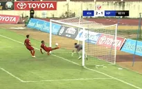 VIDEO: Pha đá phản lưới nhà khó tin của Quang Huy (CLB Hải Phòng)