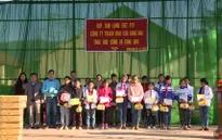 Trao tặng 20 suất học bổng cho học sinh nghèo tại Cao Bằng