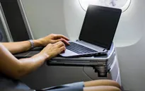 Sau iPad, cảnh báo mối nguy khủng bố từ laptop