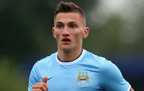 Sao trẻ Man City buộc phải treo giày ở tuổi 22