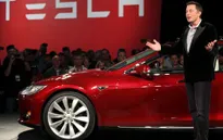 Tesla trở thành nhà sản xuất ô tô lớn nhất nước Mỹ