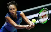 Bảng Trắng WTA Finals 2017: Venus Williams thắng kịch tính Jelena Ostapenko