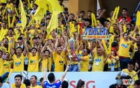 Cầu thủ và CĐV FLC Thanh Hoá hài lòng với ngôi á quân V. League 2017