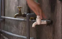 Hàng trăm hộ dân “khát nước sạch” giữa lòng Thủ đô