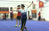 Võ sĩ Dương Thúy Vi trong vai trò HLV